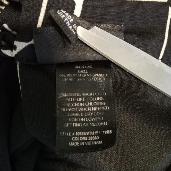 En Focus Women's Halter Neck Jumpsuit Size 8 Black White Stretch Geometric Print - Picture 8 of 8